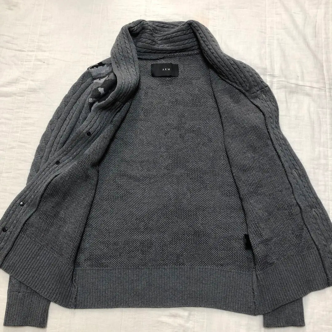 ★Unused tag included, list price of over 60,000 AKM Extra Fine Merino Wool Cardigan