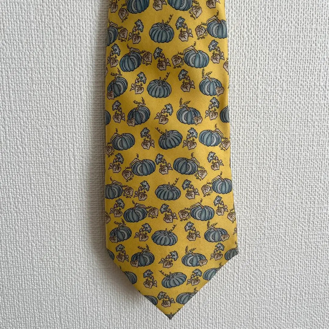 Hermes tie pumpkin pattern