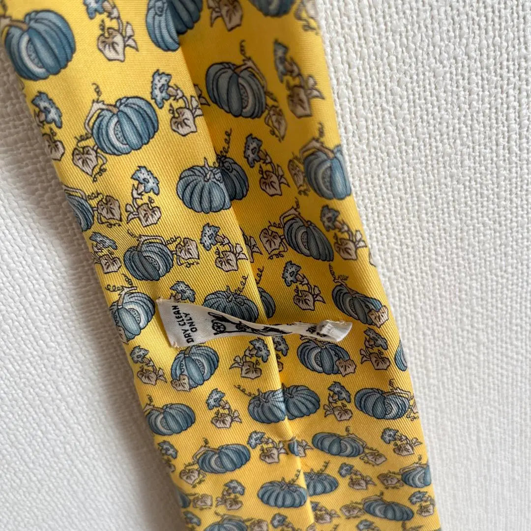 Hermes tie pumpkin pattern