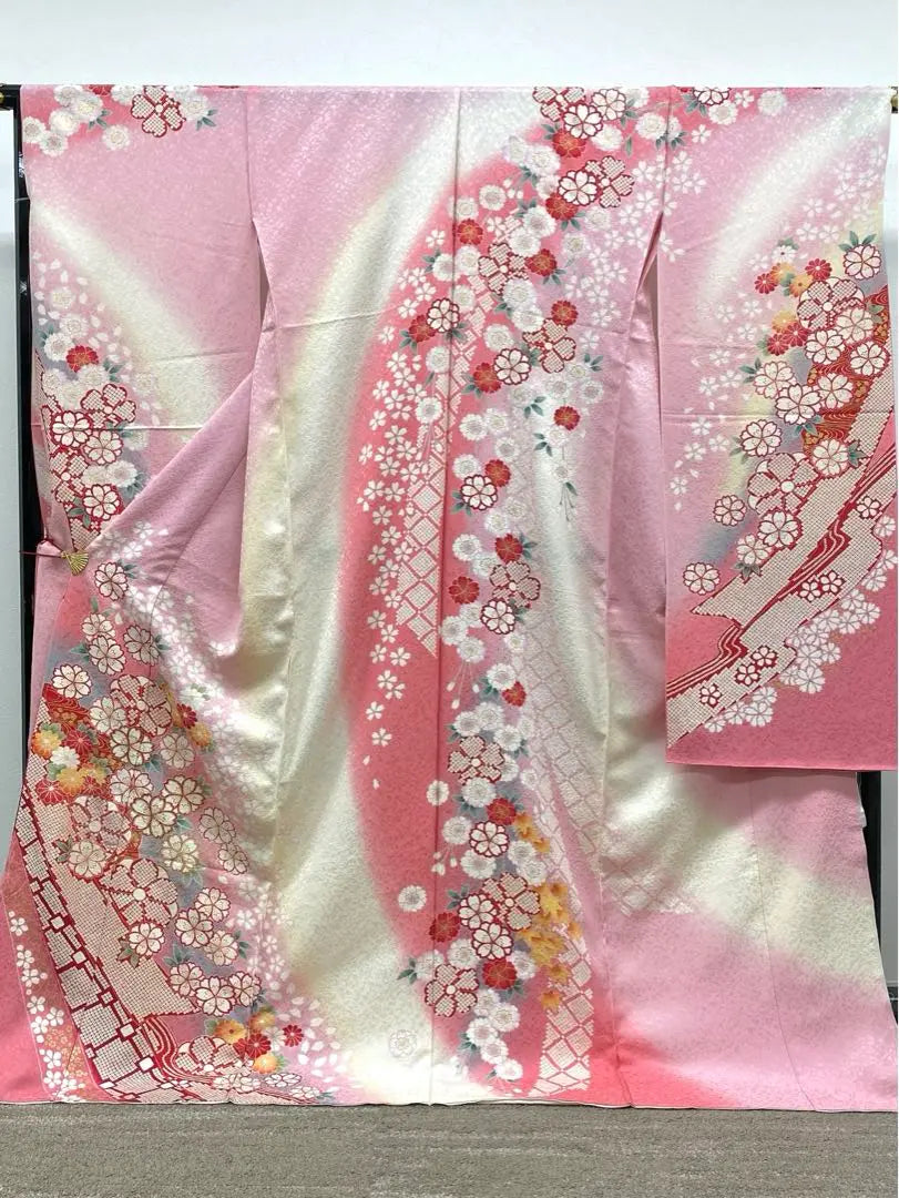 Furisode, temporary picture, gold color, crest design, pure silk, untailored, with hakama