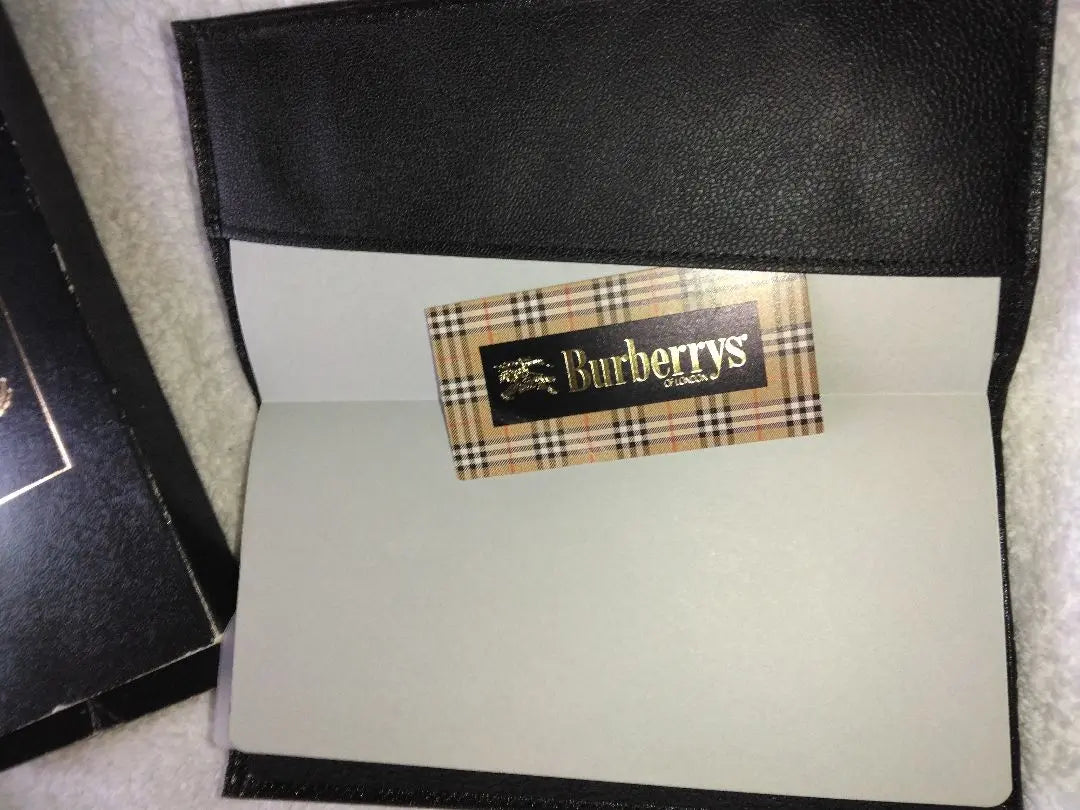 Libreta Burberry sin usar