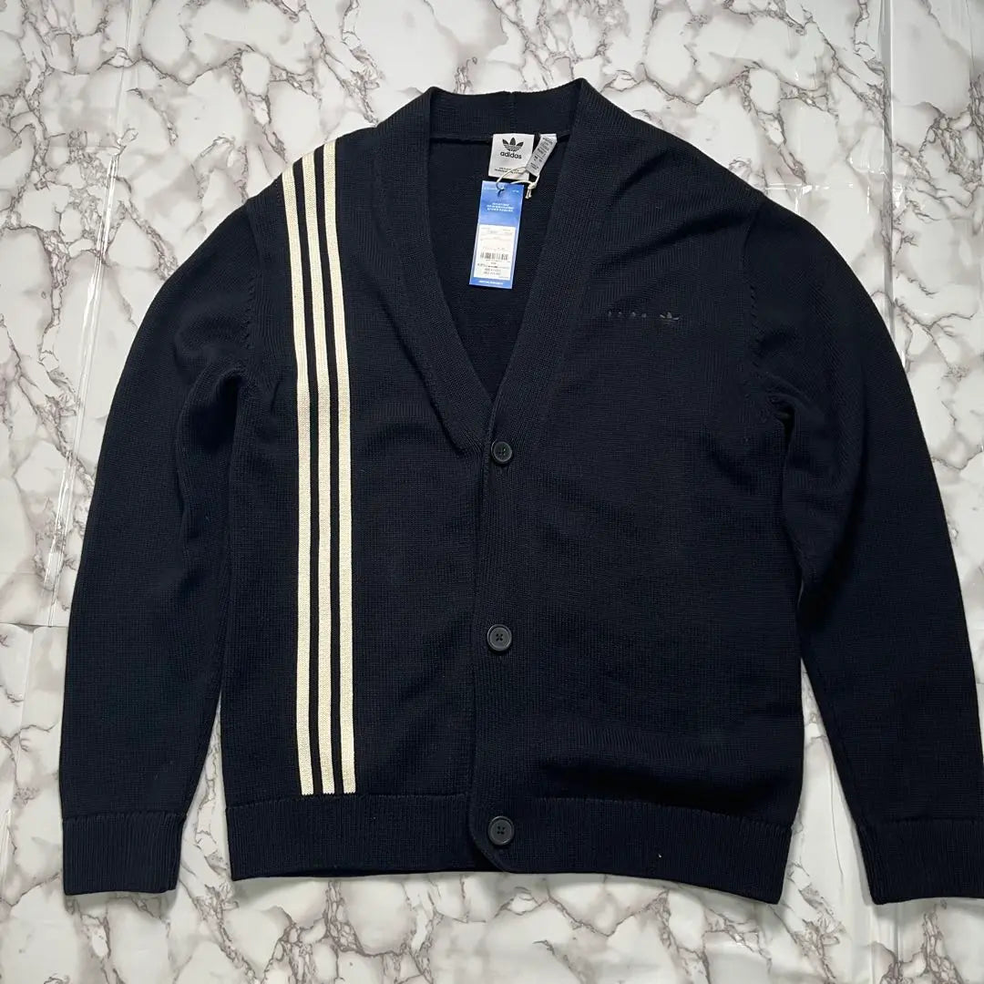 ⭐︎Sold out immediately New adidas cardigan Metro Originals V-neck L