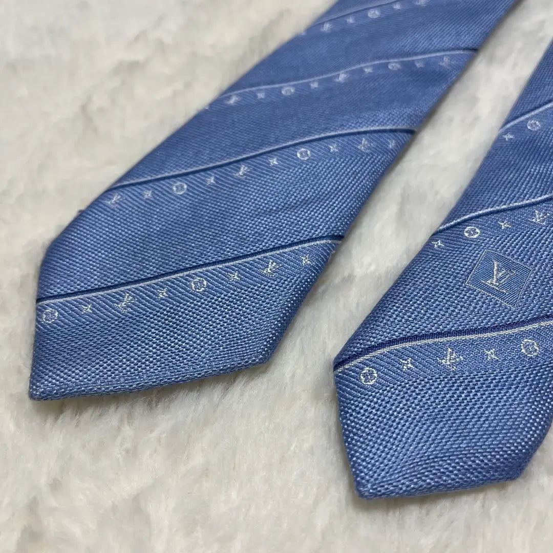 Extremely beautiful condition! Current LOUIS VUITTON Monogram All-over Pattern Light Blue Tie