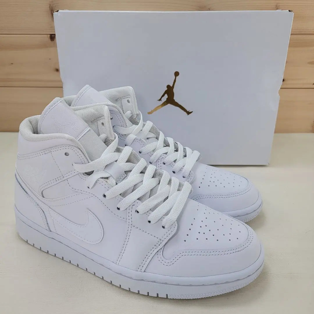 Nike Air Jordan 1 Mid "Triple White" para mujer, 25 mm