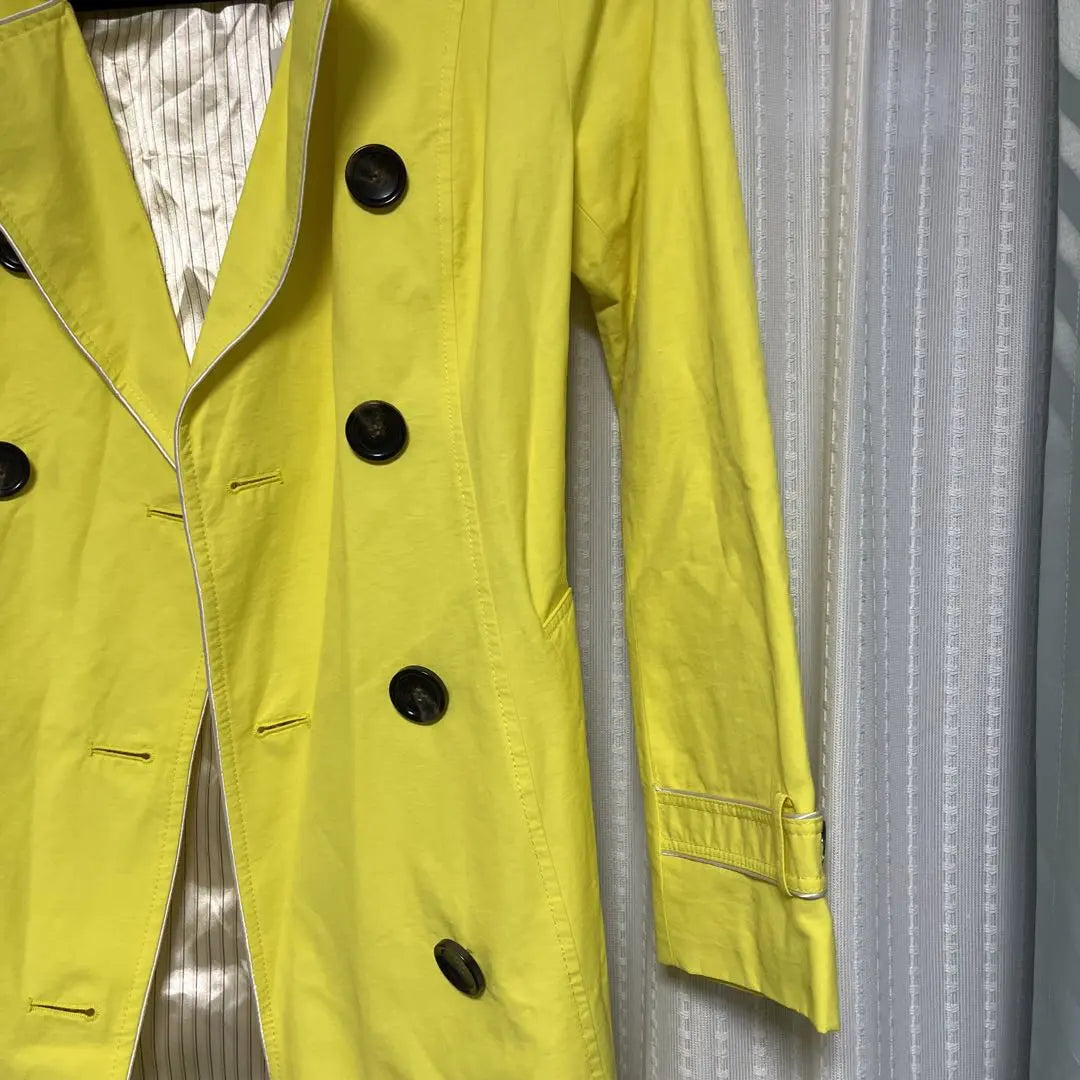 Trench coat yellow L size