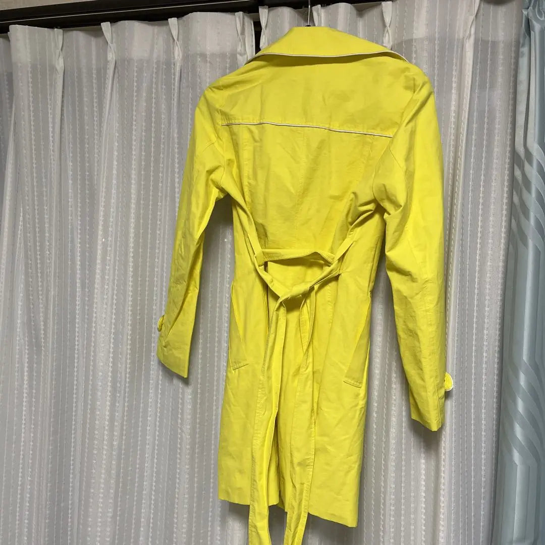 Trench coat yellow L size