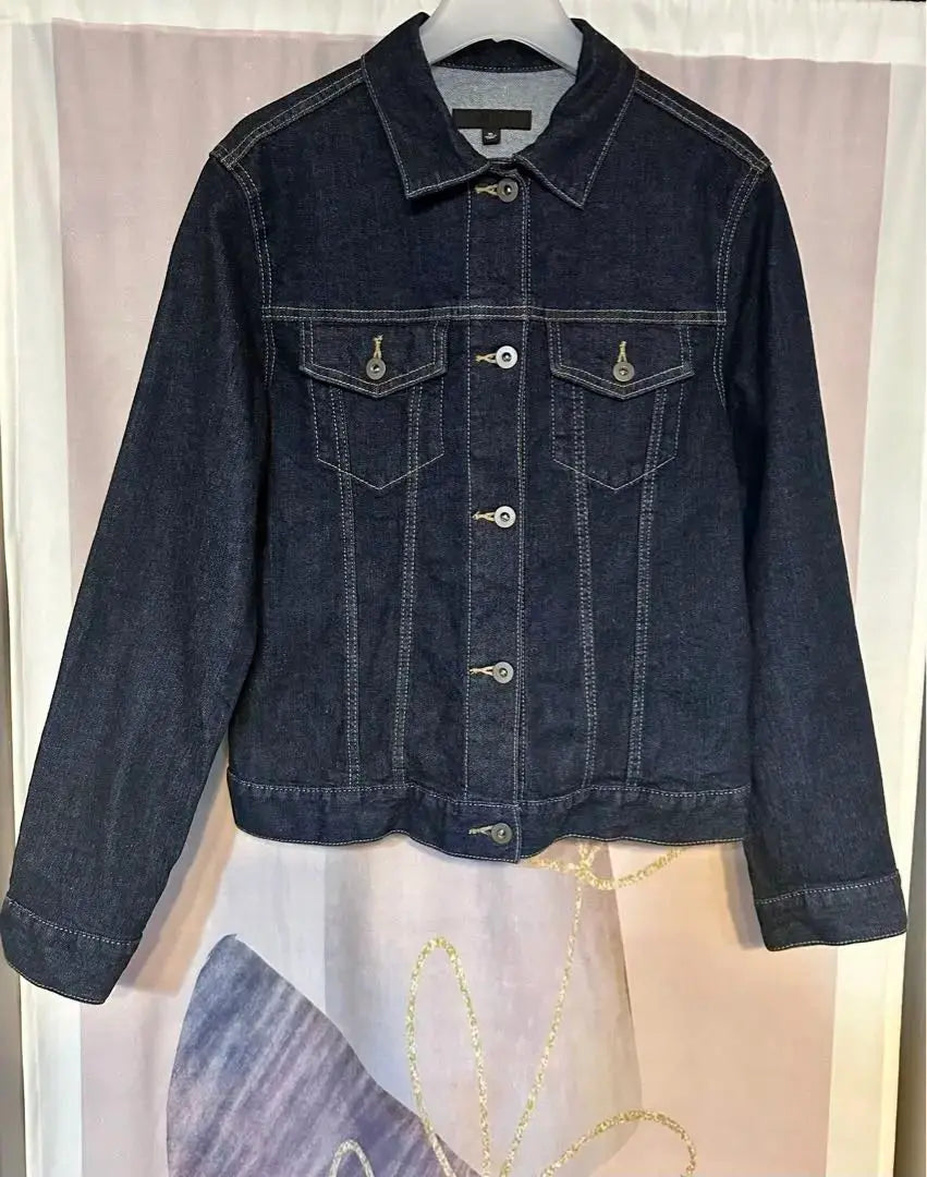 UNIQLO silver button yellow stitch denim jacket dark blue