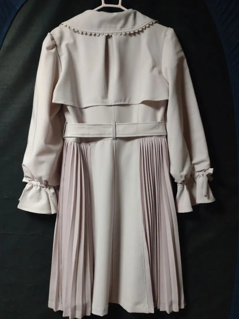 Limited time discount, beautiful condition LODISPOTTO spring coat, elegant, light pink