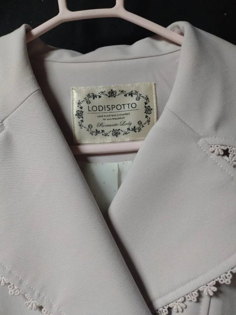 Limited time discount, beautiful condition LODISPOTTO spring coat, elegant, light pink