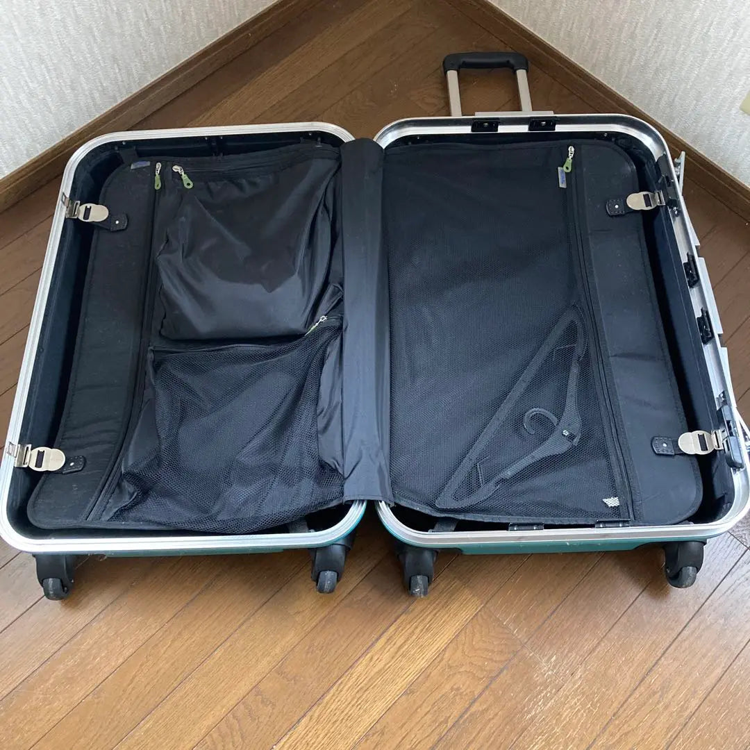 ACTUS Carry Case with Key (Large) Suitcase