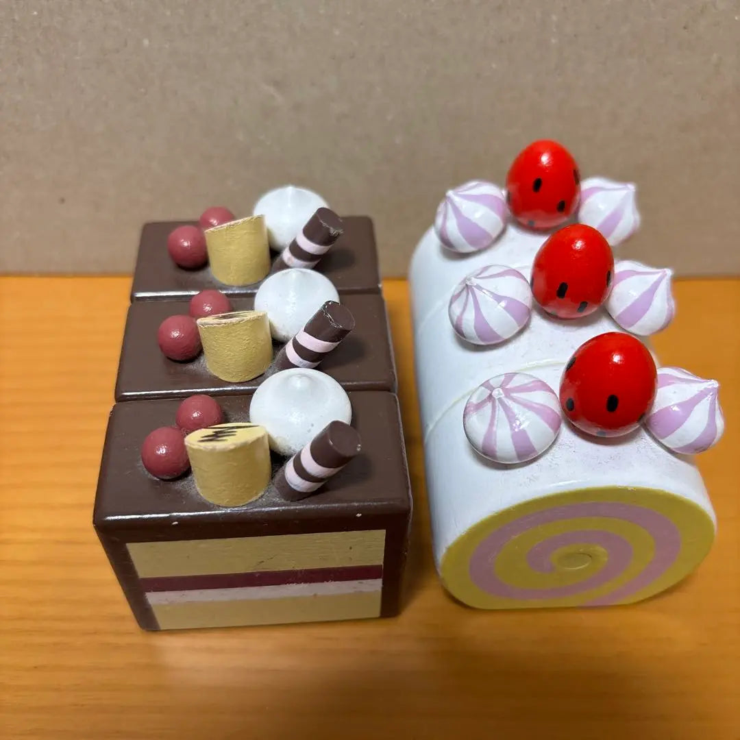 Wooden toy Daiwa play cake set