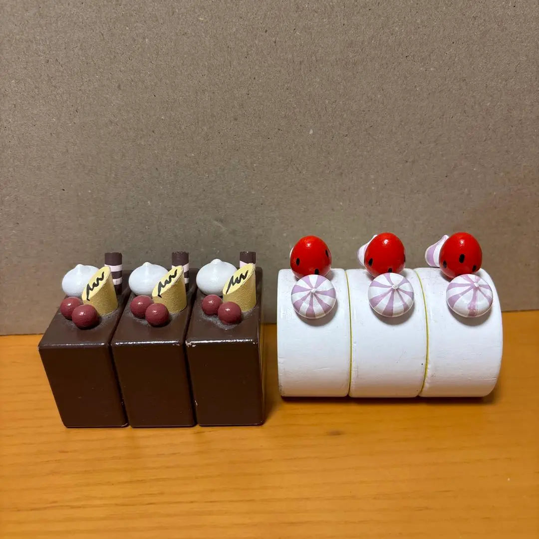 Wooden toy Daiwa play cake set