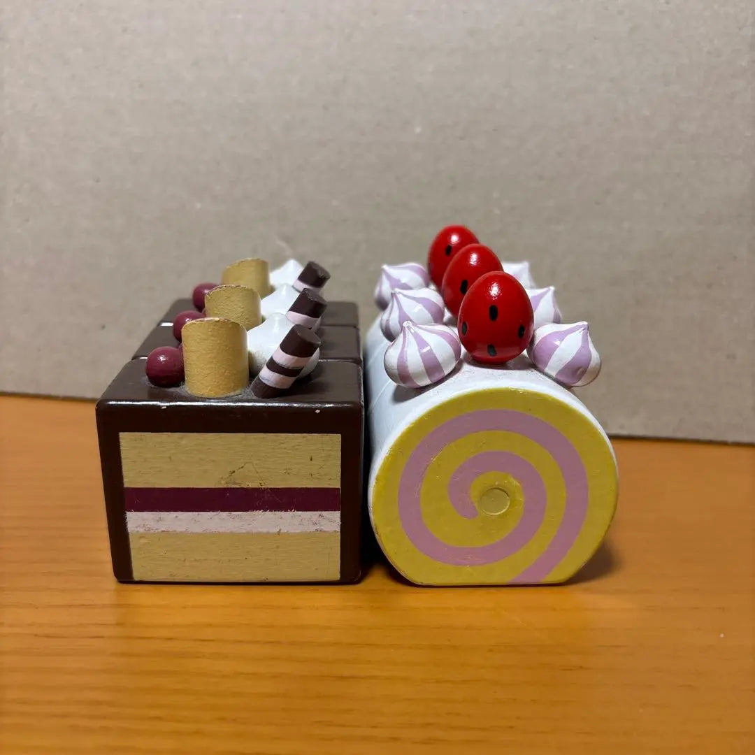 Wooden toy Daiwa play cake set