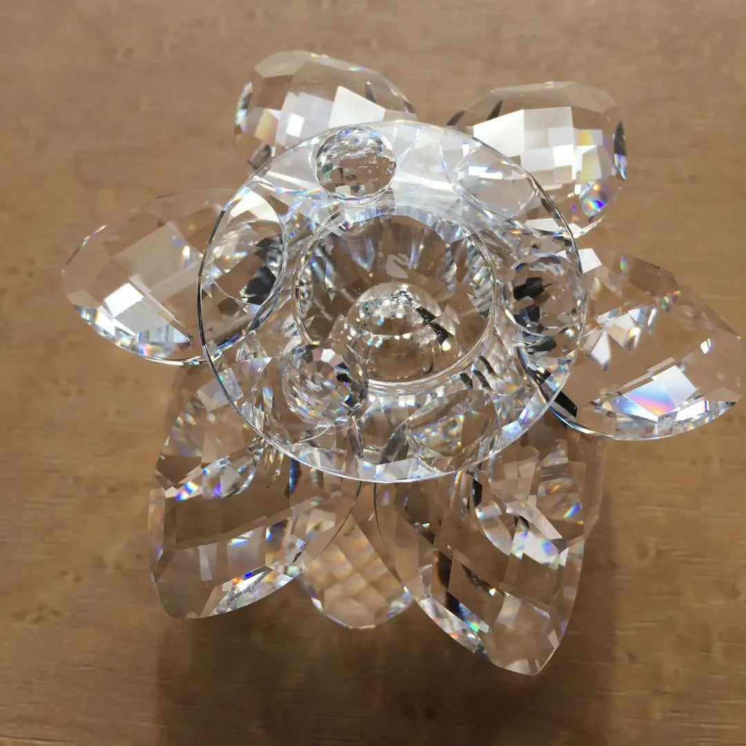 Swarovski Water Lily Candle Folding