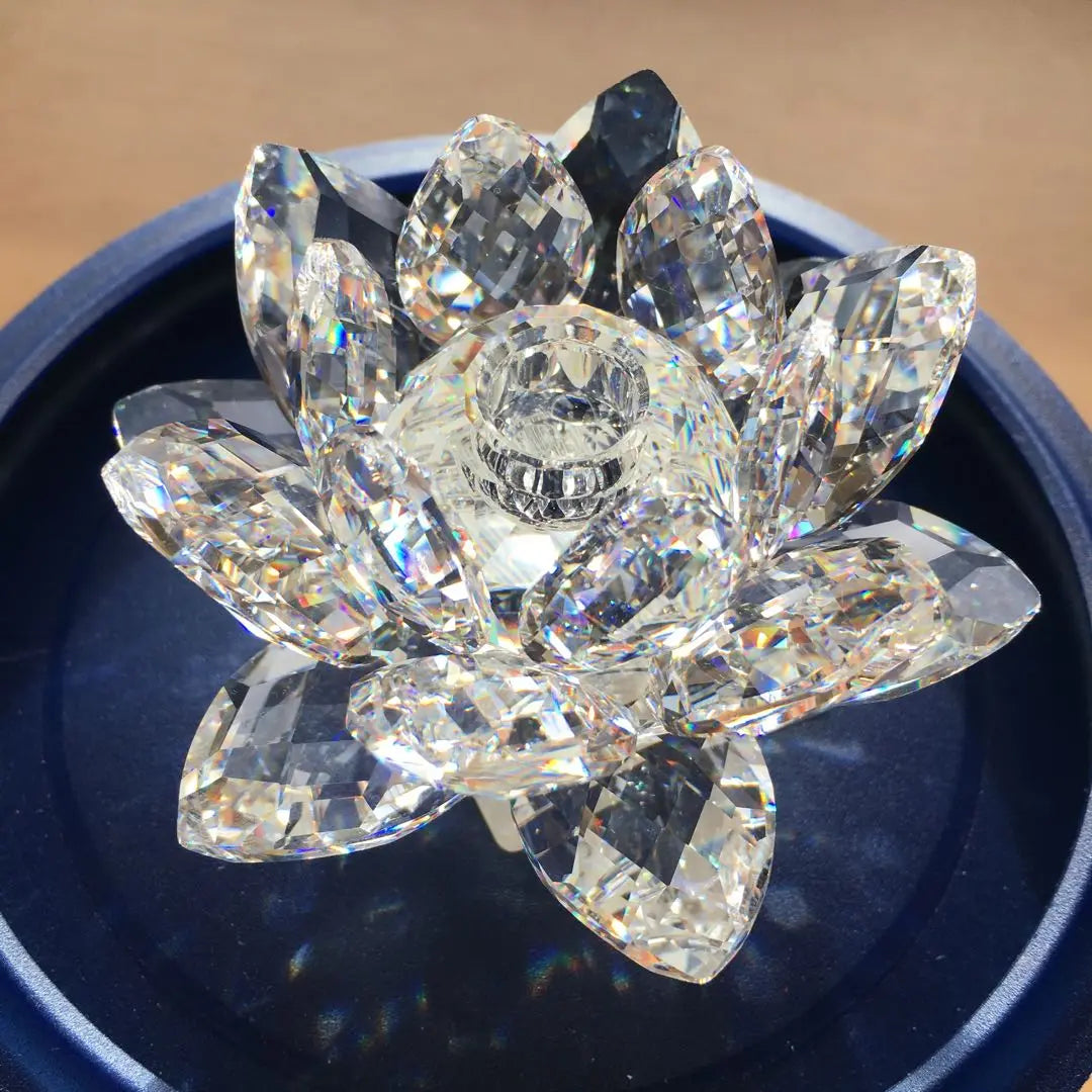 Swarovski Water Lily Candle Folding