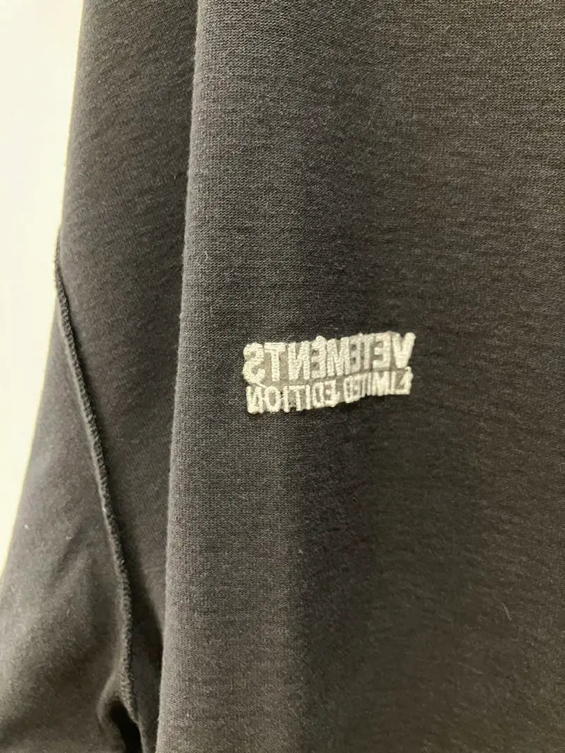 VETEMENTS VETEMENTS Long T