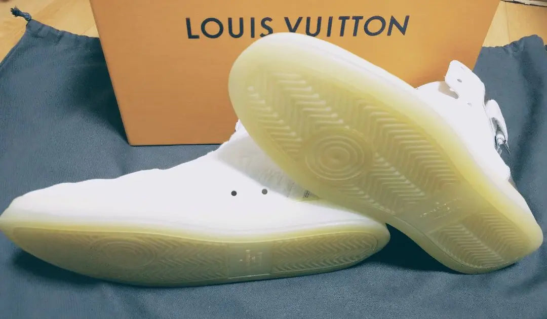 Zapatillas Louis Vuitton Rivoli Line Monogram Embossed White 26,5cm