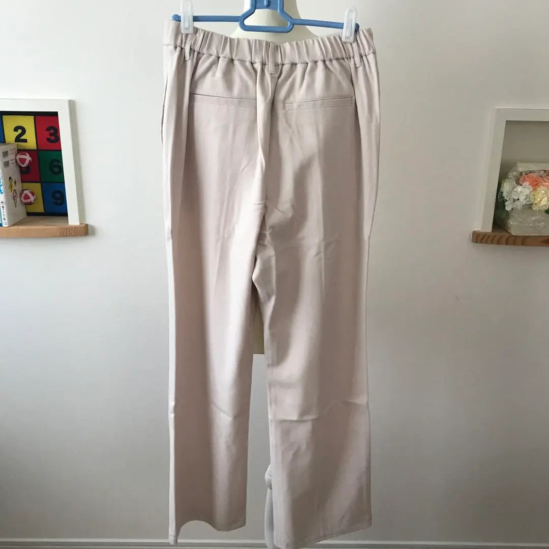 [New and unused/L] White beige center pressed thick fabric long pants