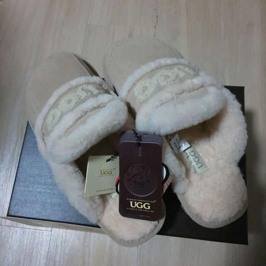 ★UGG originals★AUS-derived/Fluffy slip-ons 23.5