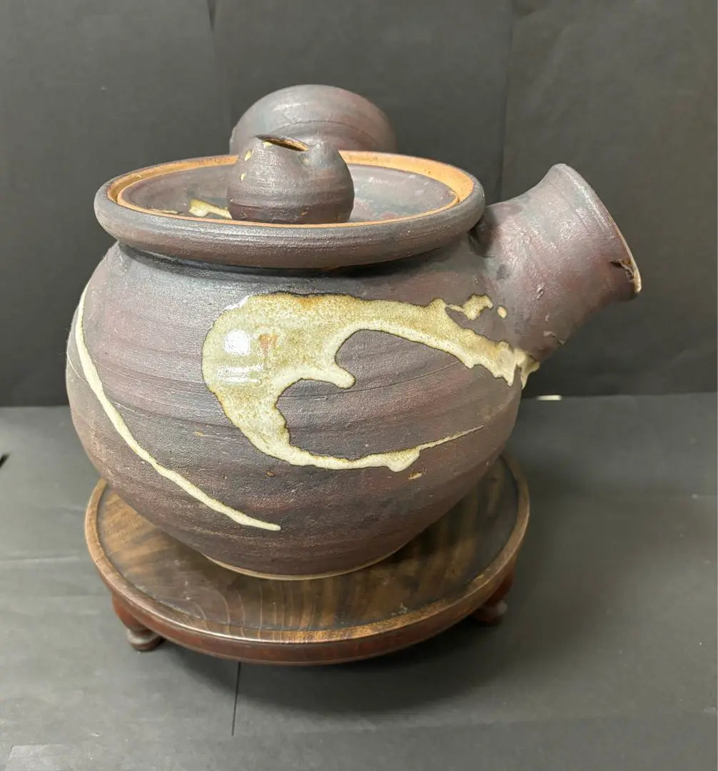 [Showa Retro] Antique Shigaraki ware? Dignified interior ornament: giant teapot