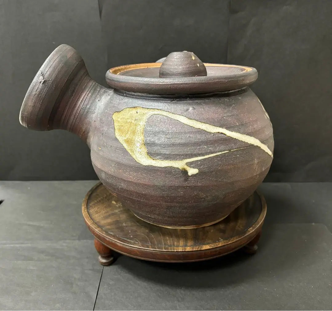 [Showa Retro] Antique Shigaraki ware? Dignified interior ornament: giant teapot