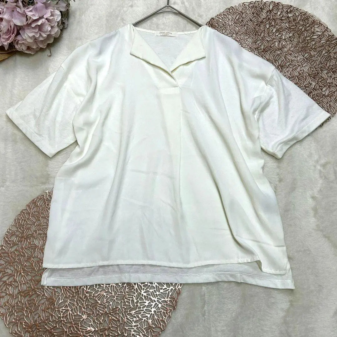 [Chocolat Fine Robe] V-neck blouse, one size fits all white, plain