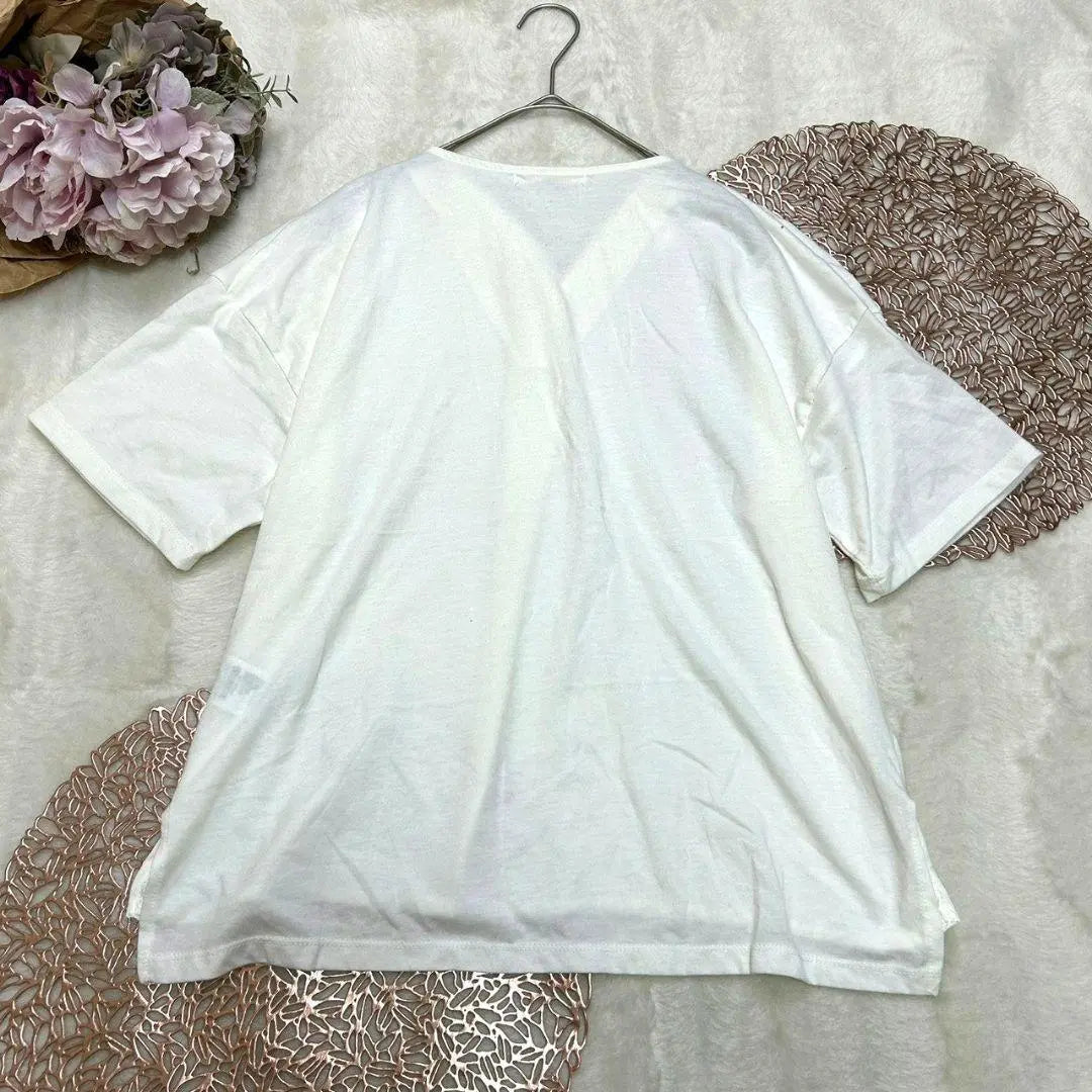 [Chocolat Fine Robe] V-neck blouse, one size fits all white, plain