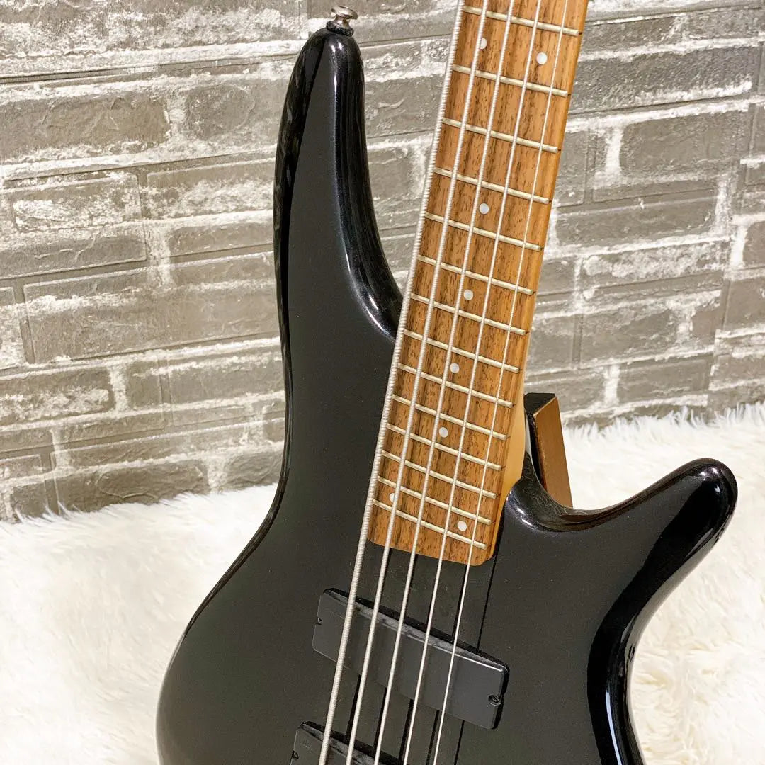 Ibanez SR305 5-string bass Ibanez active circuit