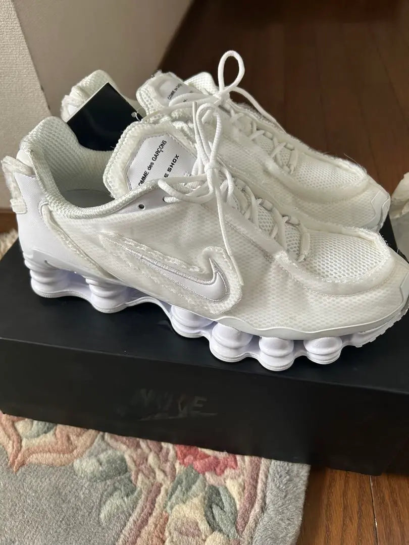 Unused, extremely beautiful condition 28.5 Comme des Garcons Hompleus NIKE Shox sneakers