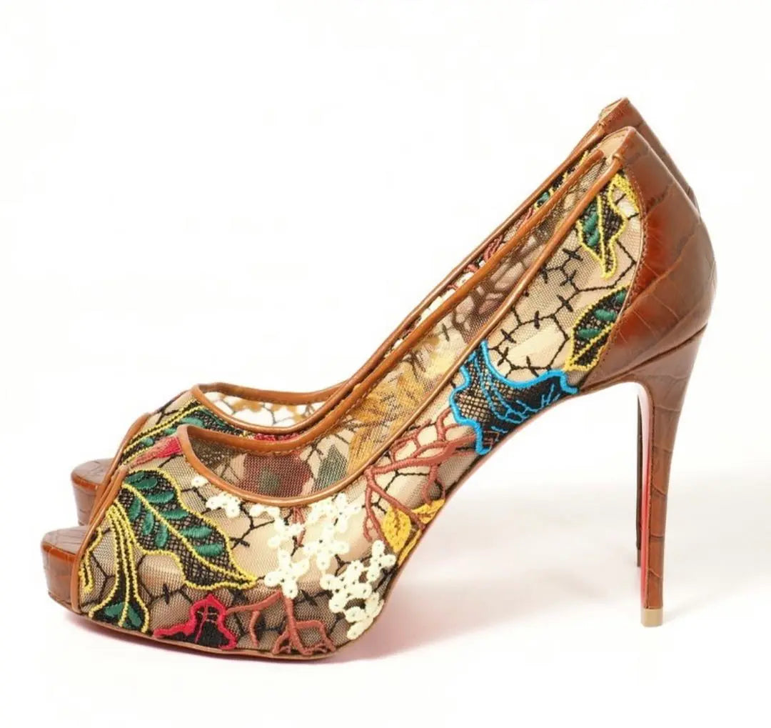 Superb condition Christian Louboutin flower embroidery open toe pumps 35, approx. 22cm