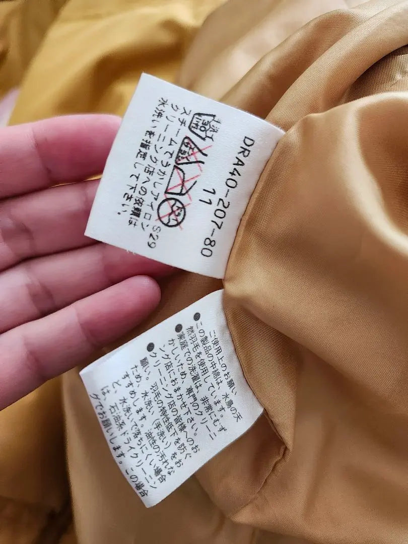 Hermoso artículo ✨ Sanyo Shokai sanyocato chaqueta de plumas de color amarillo protección contra el frío