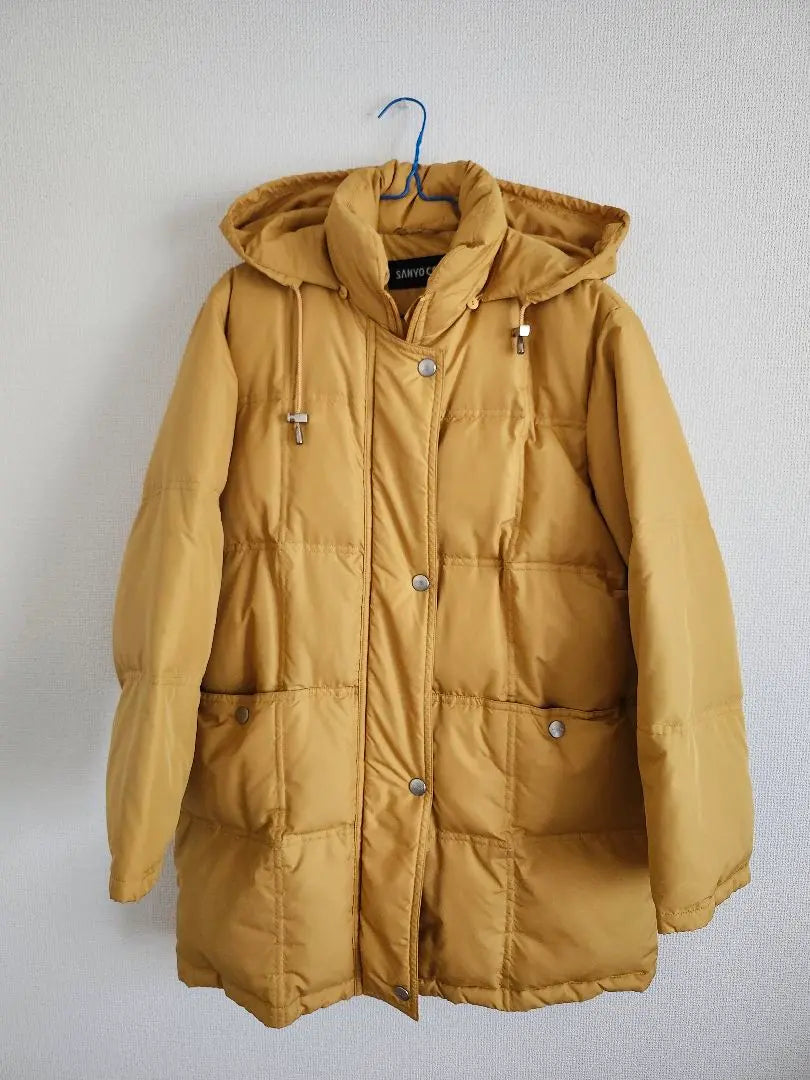 Beautiful item✨ Sanyo Shokai sanyocato yellow color down jacket cold protection