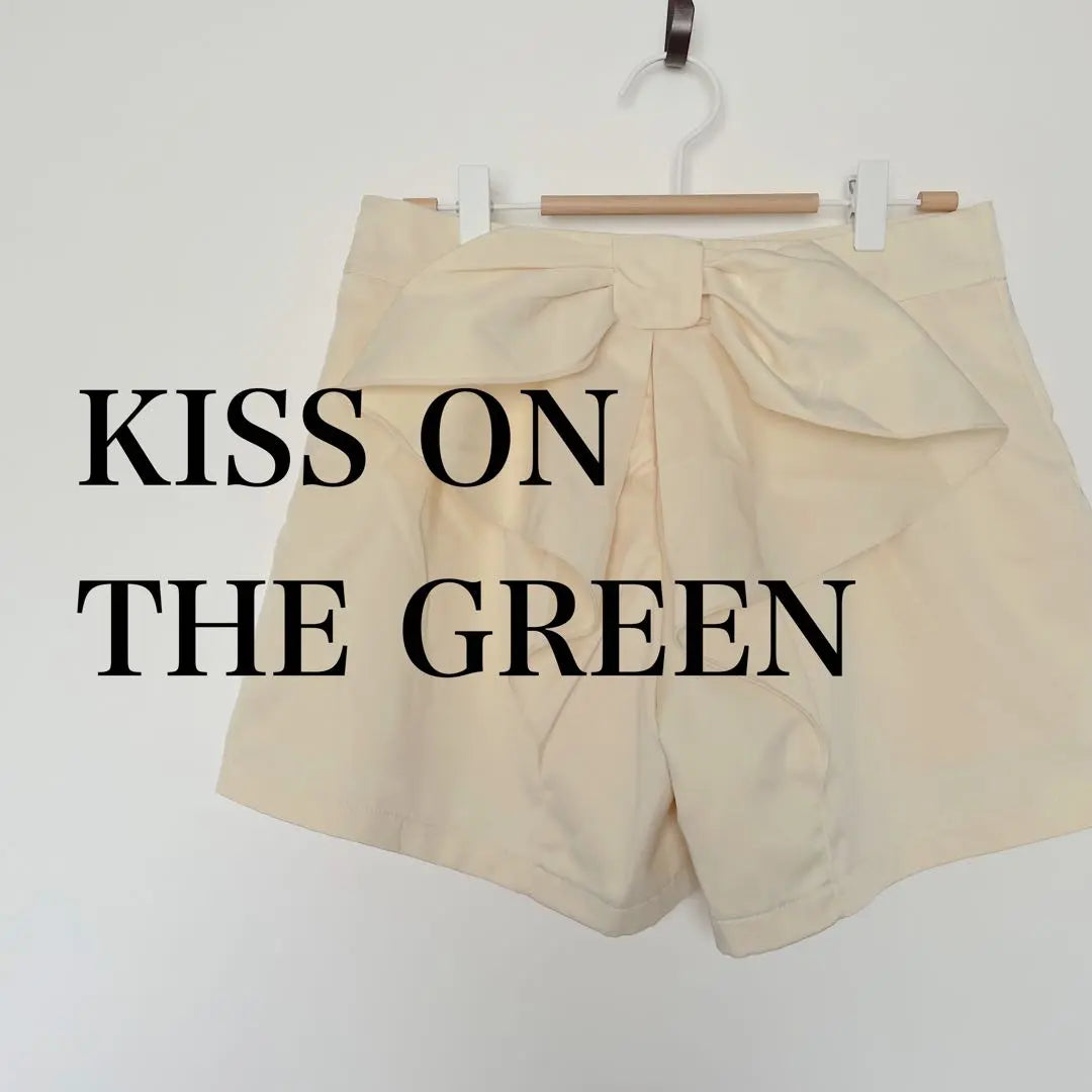 KISS ON THE GREEN Back ribbon shorts Golf