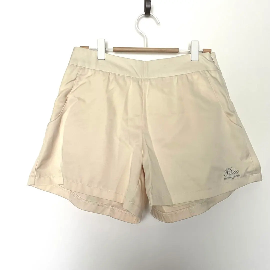 KISS ON THE GREEN Back ribbon shorts Golf