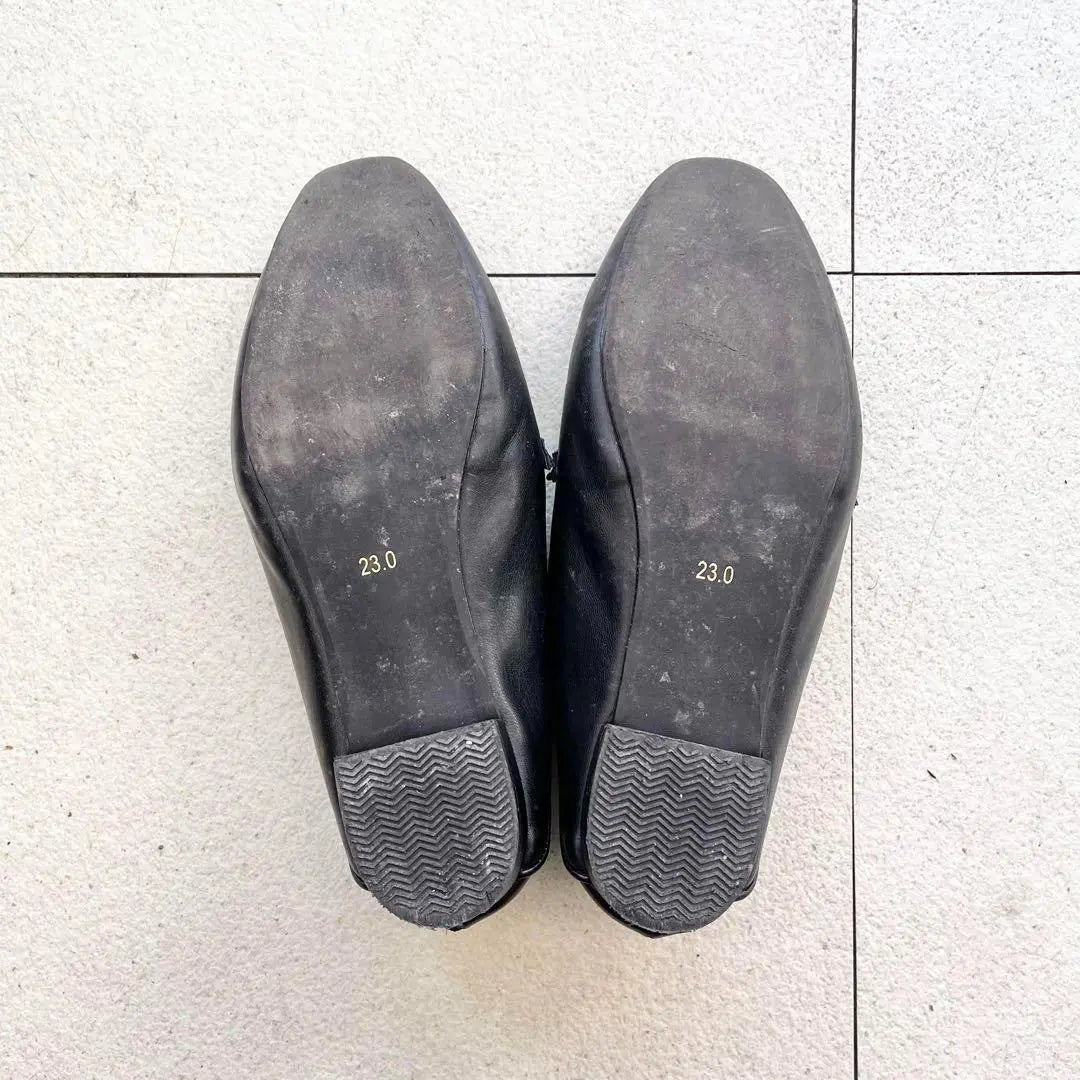 [Con herrajes metálicos] Mocasines decorativos, color negro, piel sintética, suave, ancho estrecho, 23,0cm