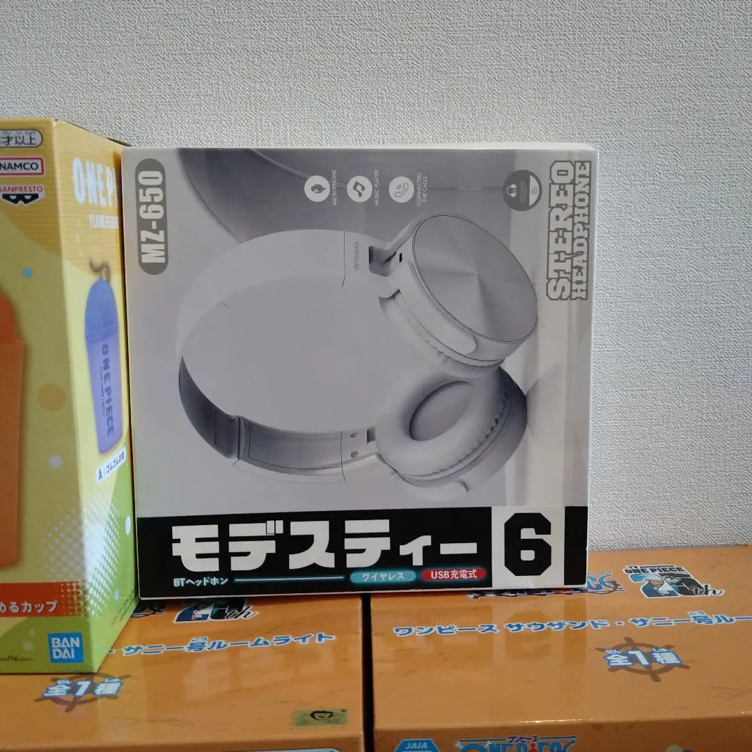 [Unopened] Bandai One Piece Speaker & Room Light and 12 Sets