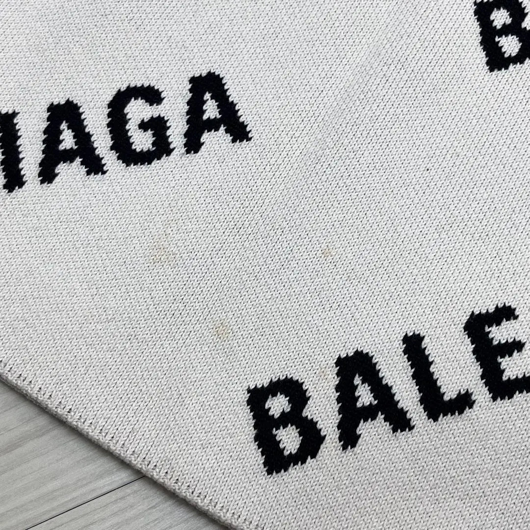 Jersey de punto con cuello redondo y estampado integral del logotipo de Balenciaga