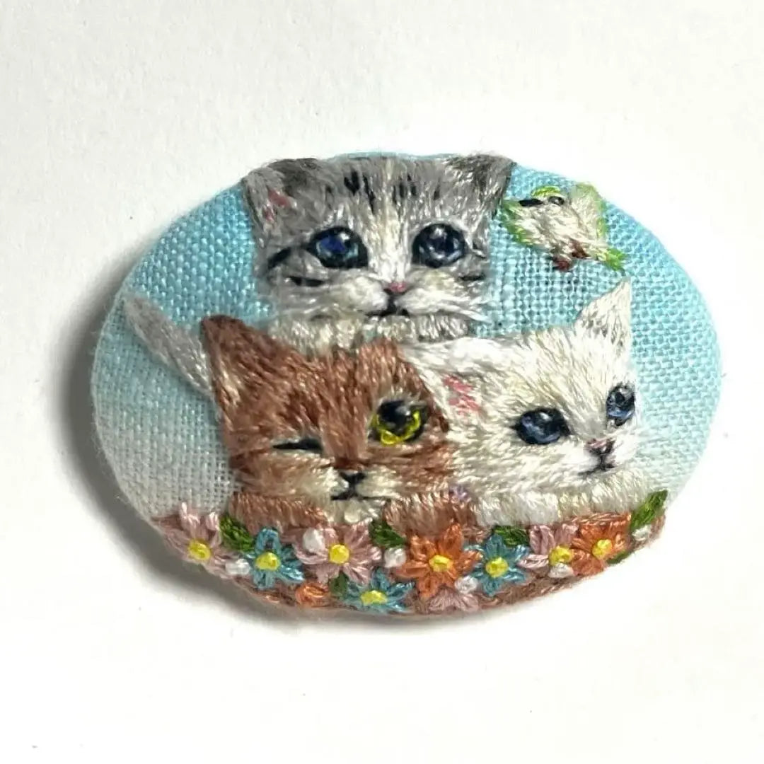 Handmade embroidered frame embroidered brooch