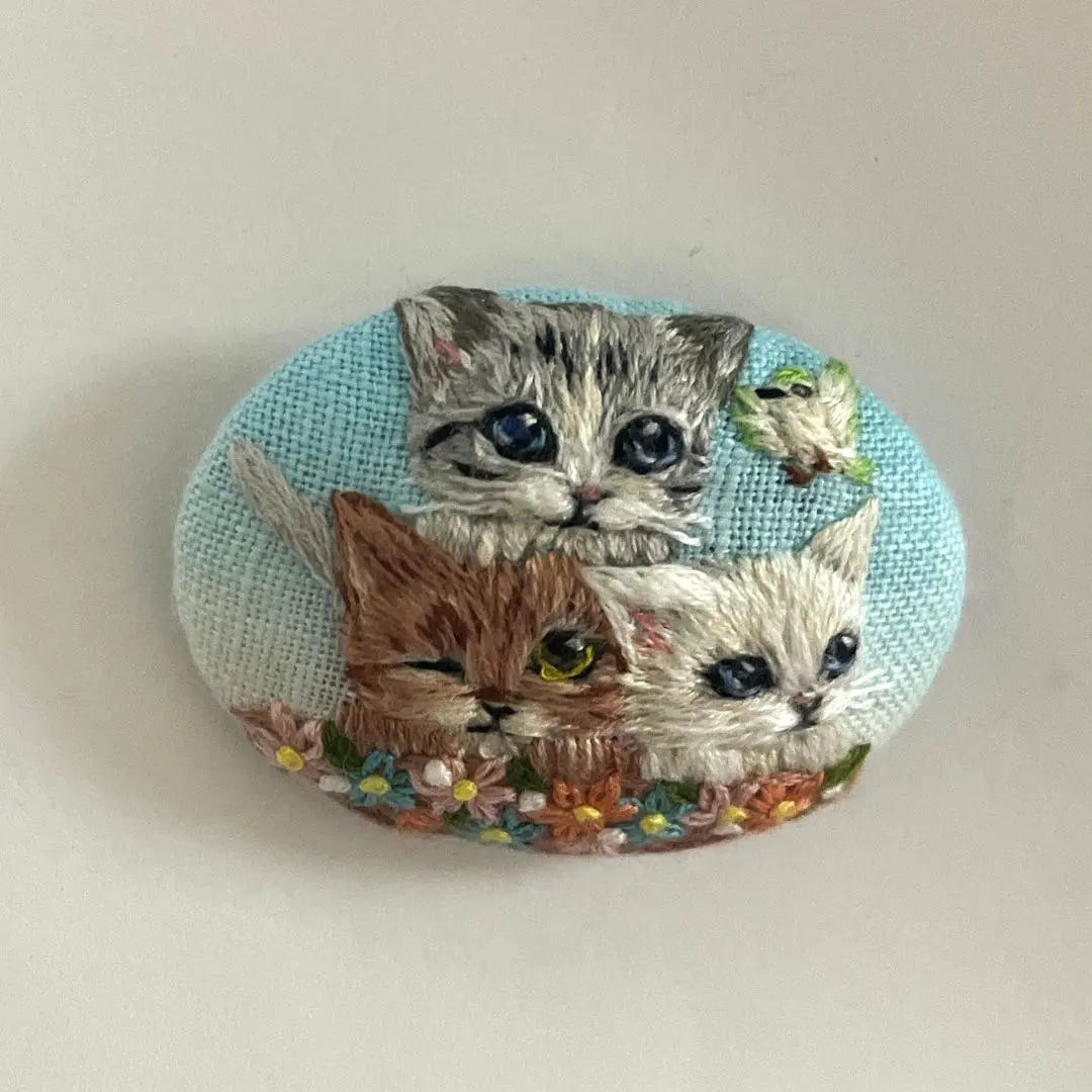 Handmade embroidered frame embroidered brooch