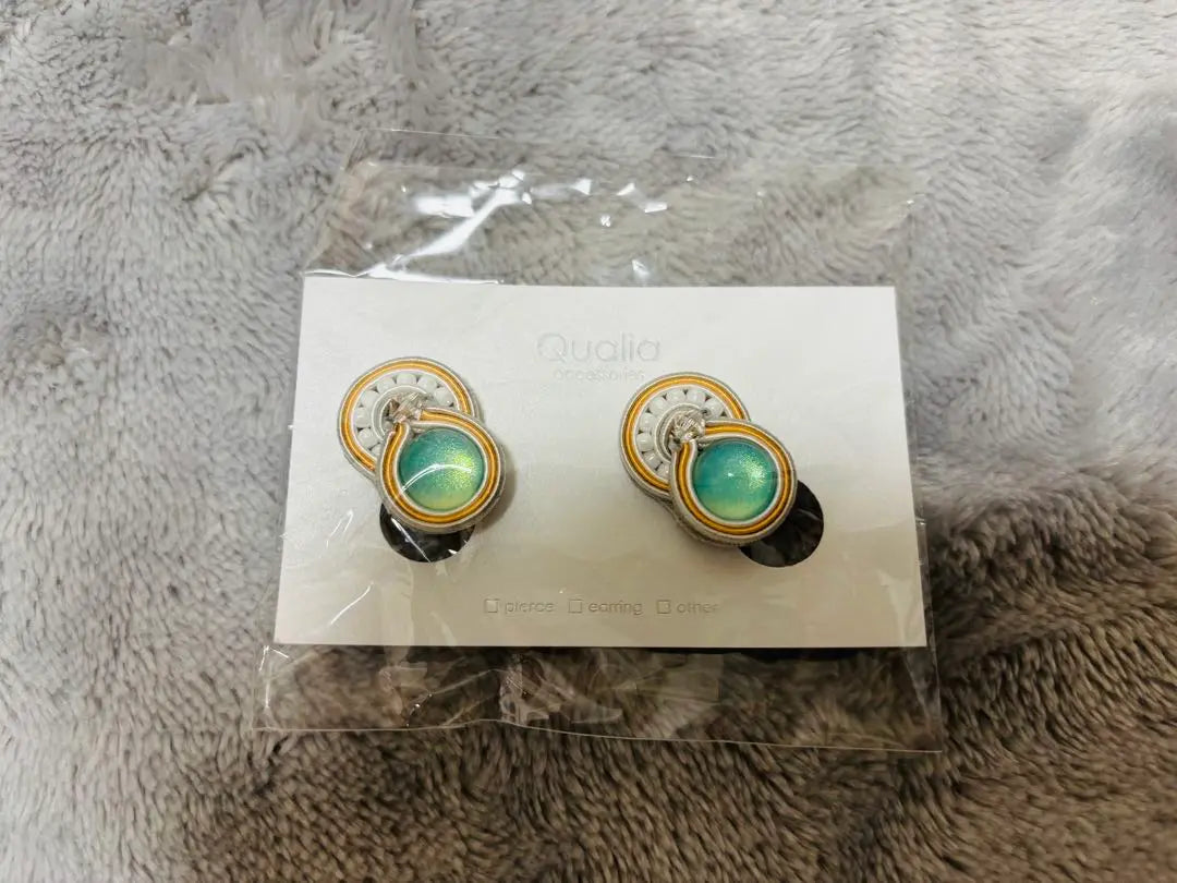 [002] Qualia Blue and Gold Stud Earrings