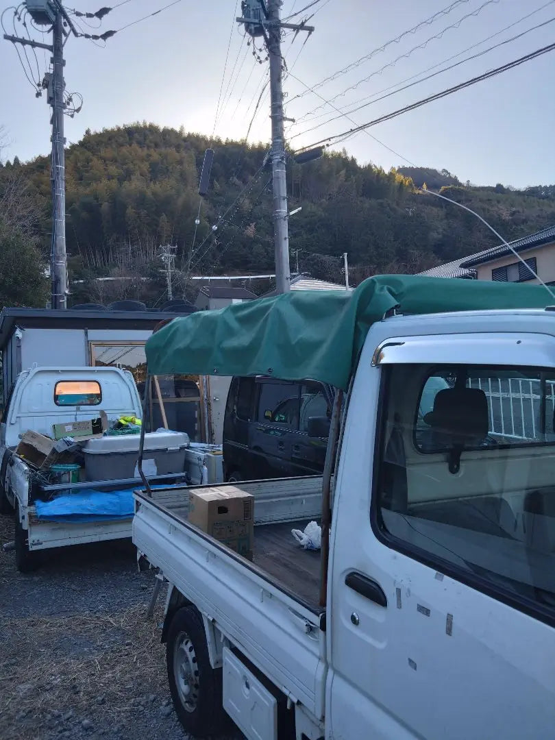 Camión ligero, poste de soporte con capota