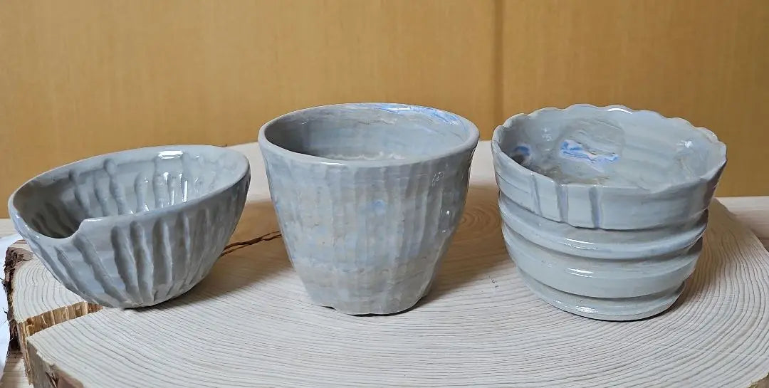 Set of 3 ceramic flower pots (kneaded)