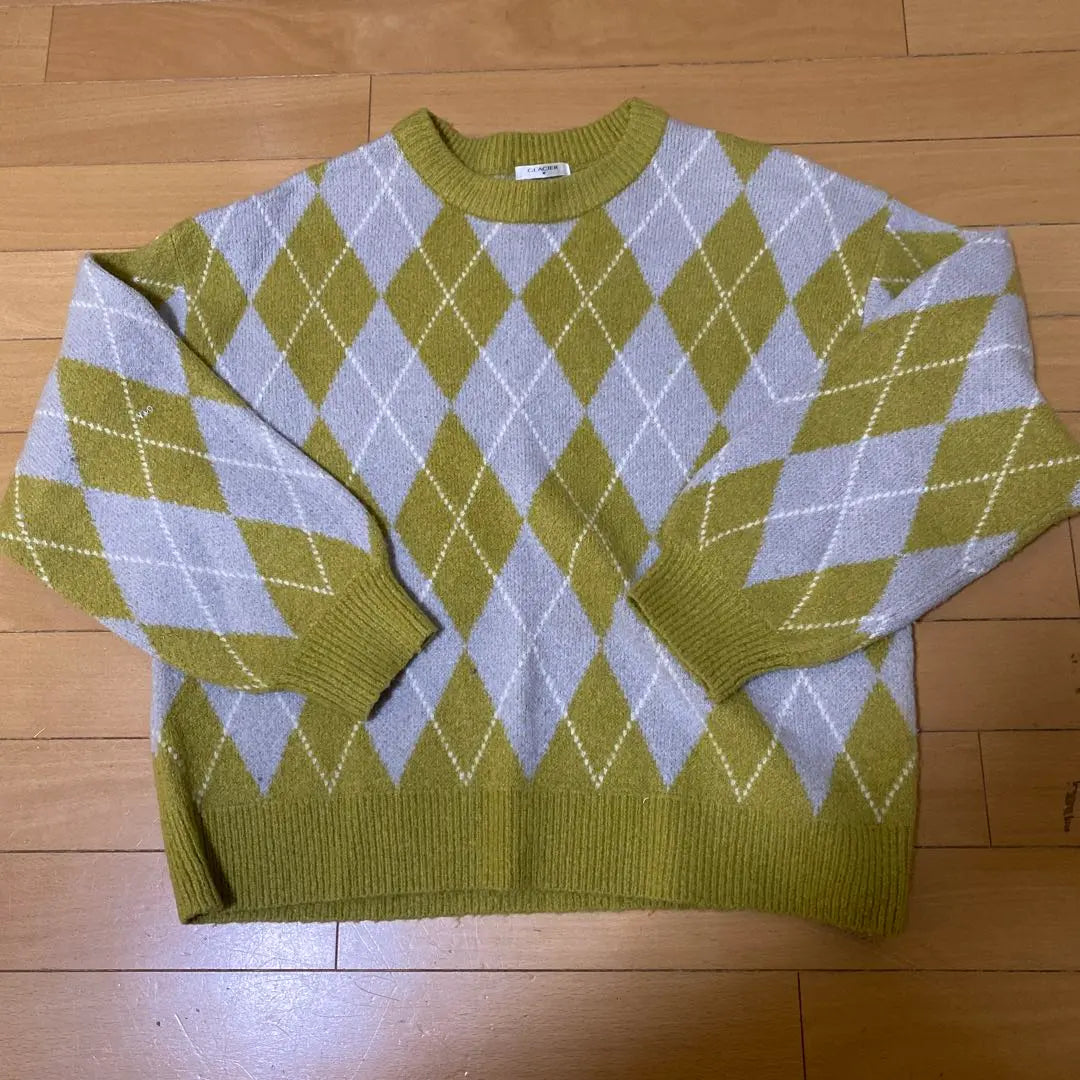 Grey and olive argyle knit