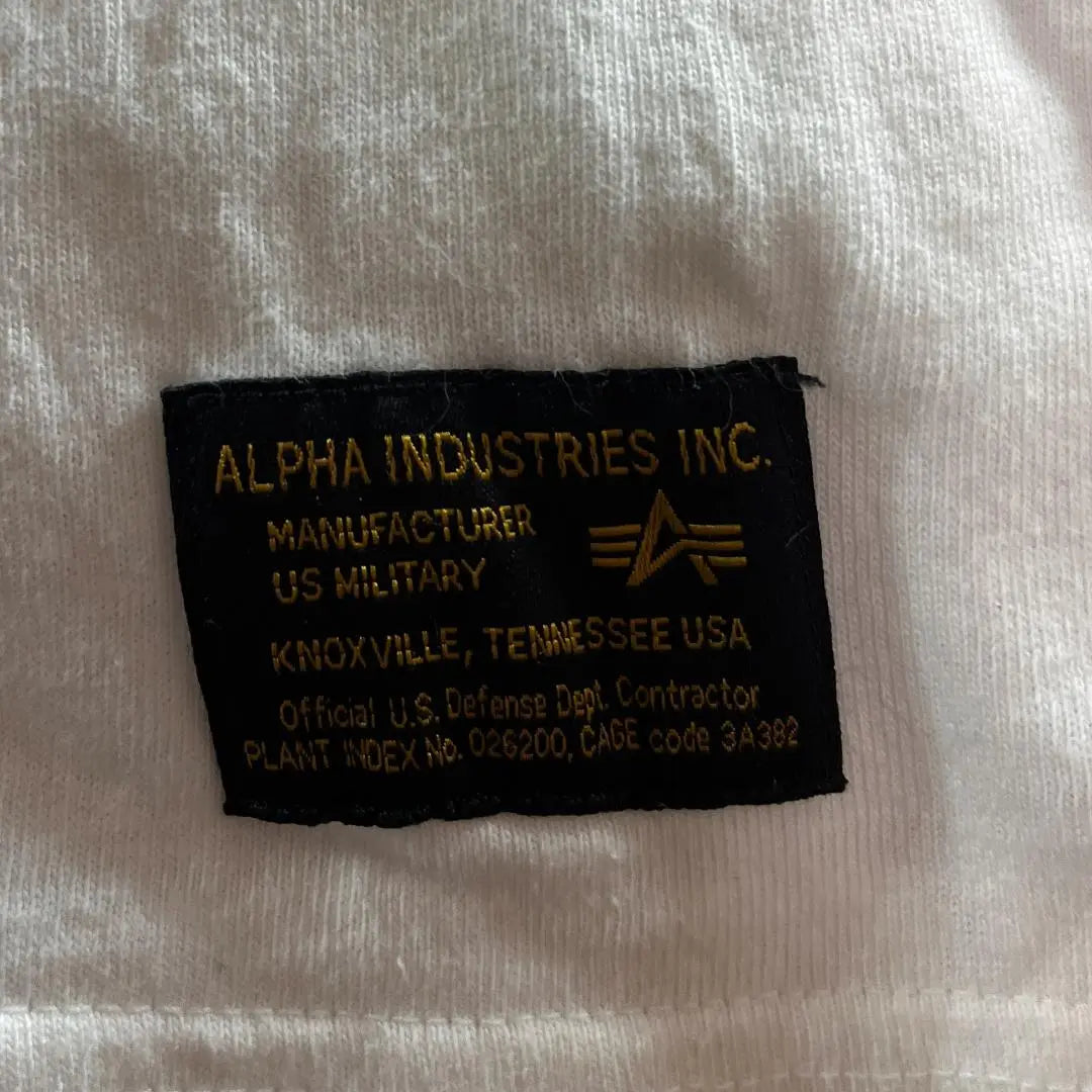 ✨Hermosa condición✨ ALPHA INDUSTRIES INC Camiseta blanca Talla M