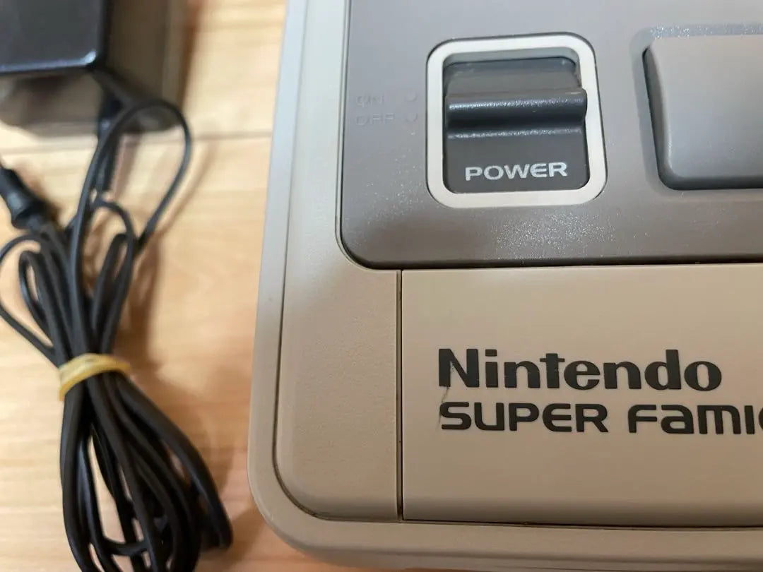 Nintendo Super Famicom con 2 mandos