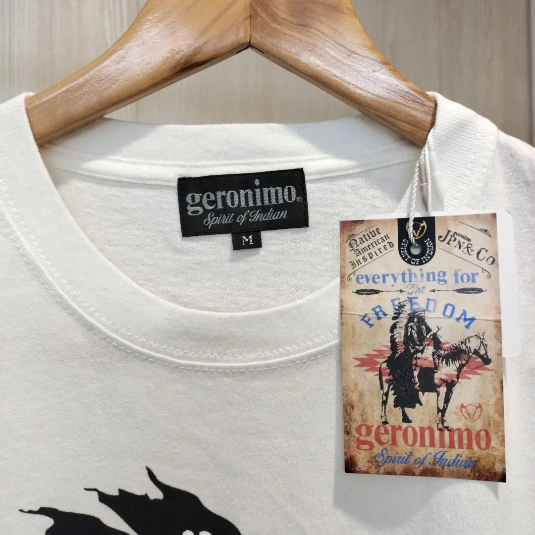 Nueva camiseta Jeronimo, etiqueta, artículo nuevo sin usar