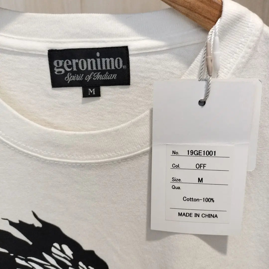 Nueva camiseta Jeronimo, etiqueta, artículo nuevo sin usar