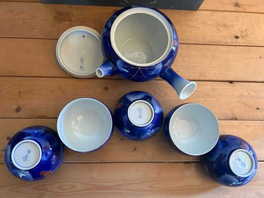 Made in Fukagawa, the Imperial Household Agency's favorite Art Arita ware, blue flower pattern teapot tea utensils [New and unused]