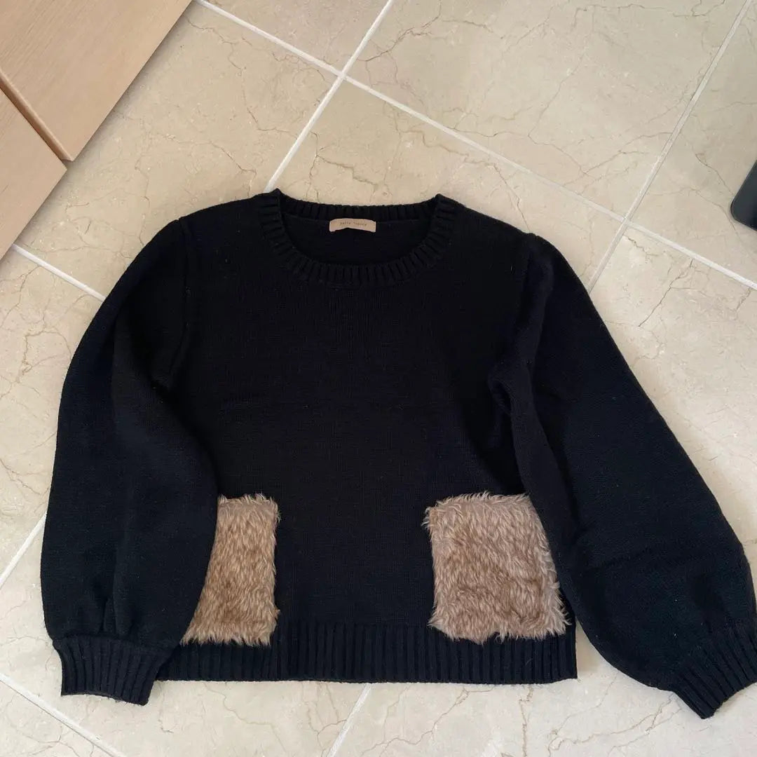 DAILY TOPICS With black knit sweater fur | Daily Topics 黒 ニットセーター ファー付き