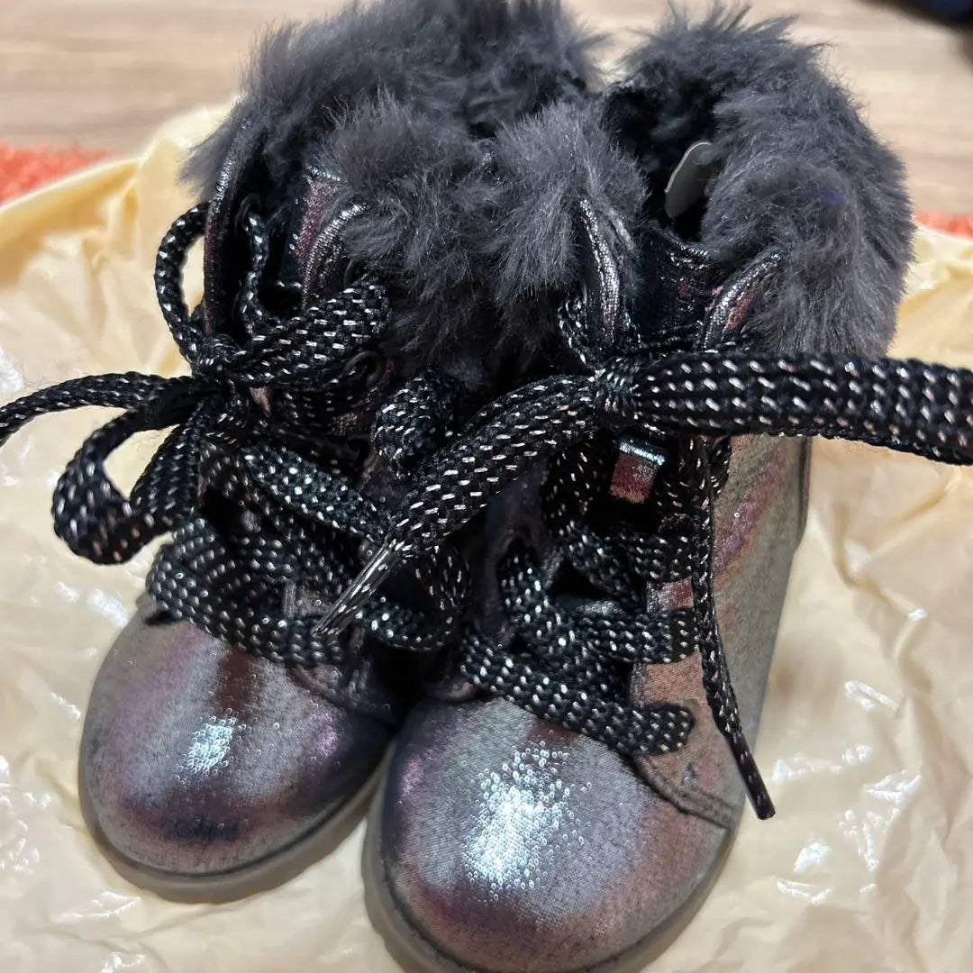 ✳️ Final price cut ✳️GAP Kids Shoes Kids Boots Metallic Gray Fur with Boots | ✳️最終お値下げ✳️GAP キッズ靴　キッズブーツメタリックグレー ファー付きブーツ